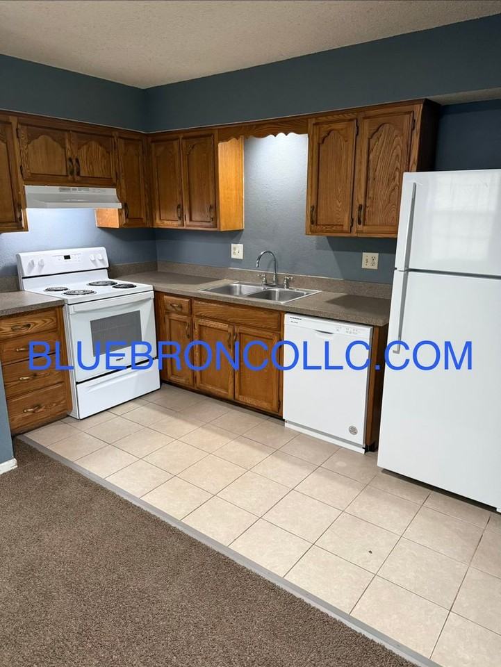 107 Sw Oxford Pl - Photo 4 of 11