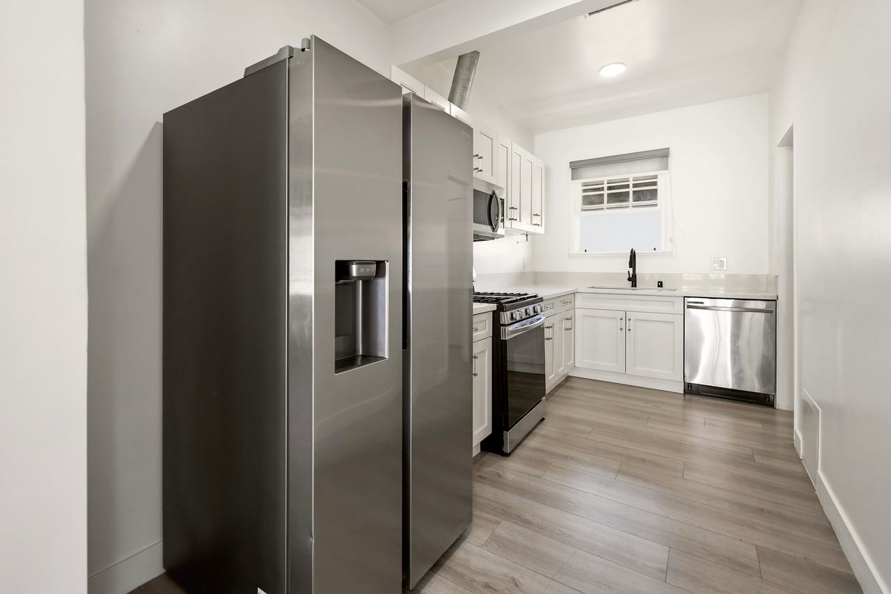 1524 North Sycamore Street #4 - Photo 5 of 39