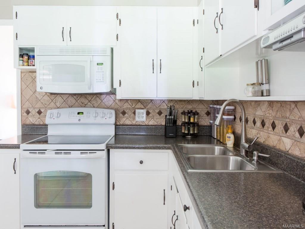 676 Karen Rd - Photo 5 of 15