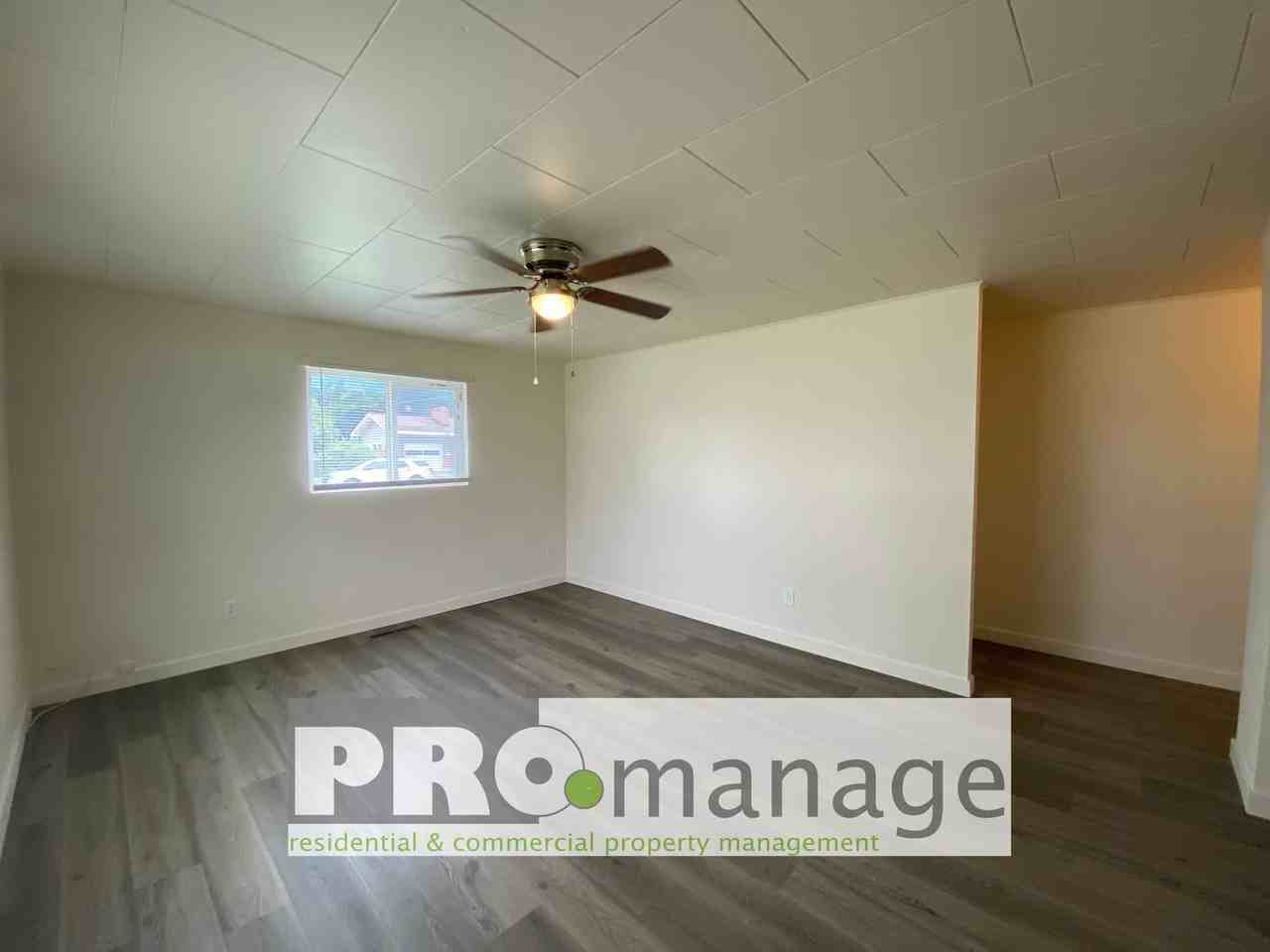 Cambridge Dr. (605 & 613) - Photo 2 of 10