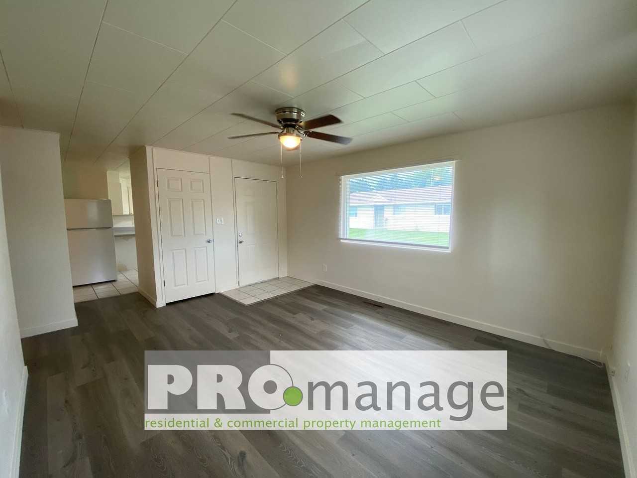 Cambridge Dr. (605 & 613) - Photo 3 of 10