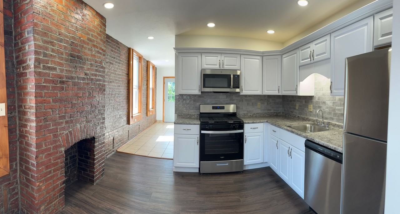 413 Grant Ave - Photo 2 of 9