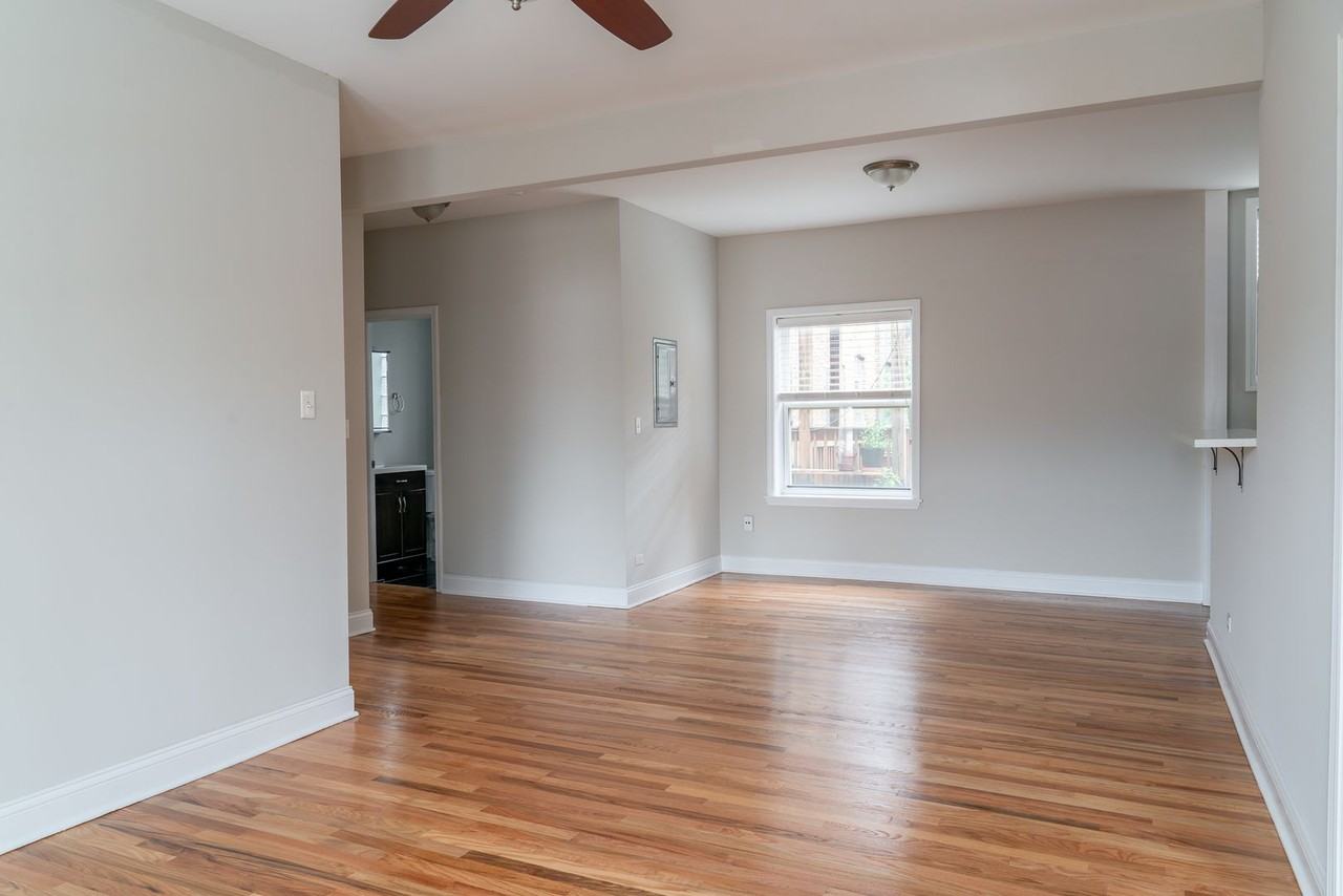 2820 W Montrose Ave #2 - Photo 6 of 20