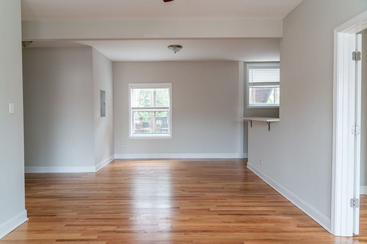 2820 W Montrose Ave #2 - Photo 7 of 20