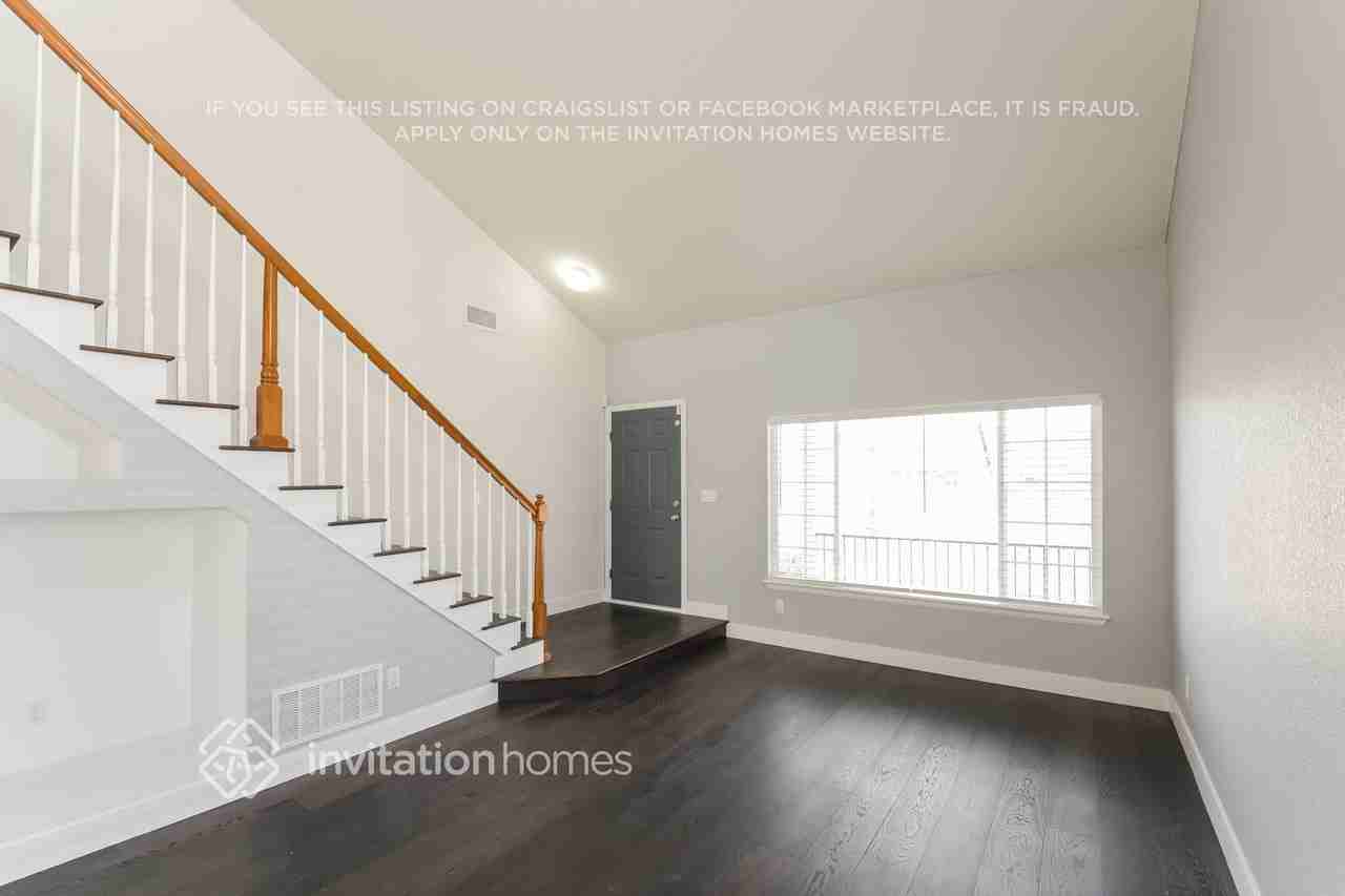 4820 Flanders Way - Photo 3 of 16