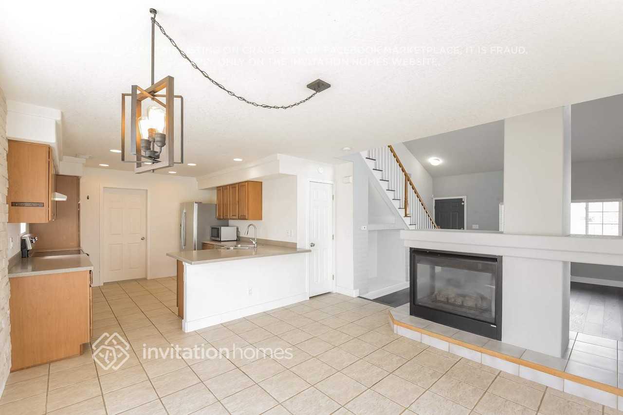 4820 Flanders Way - Photo 5 of 16