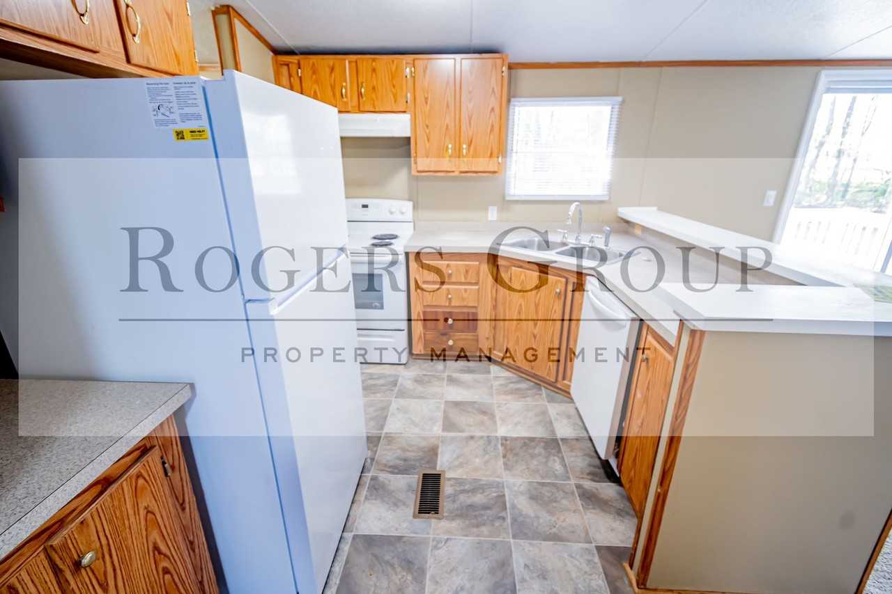 156 Brunswick Ln - Photo 3 of 10