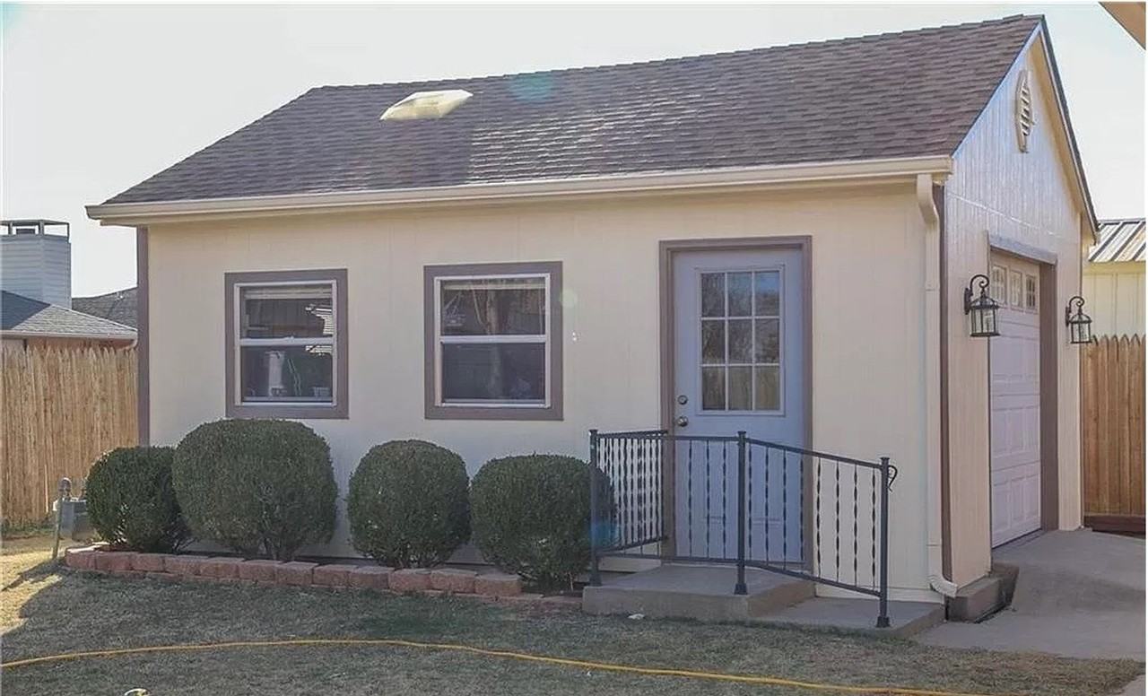 616 Ne 15th St - Photo 3 of 13