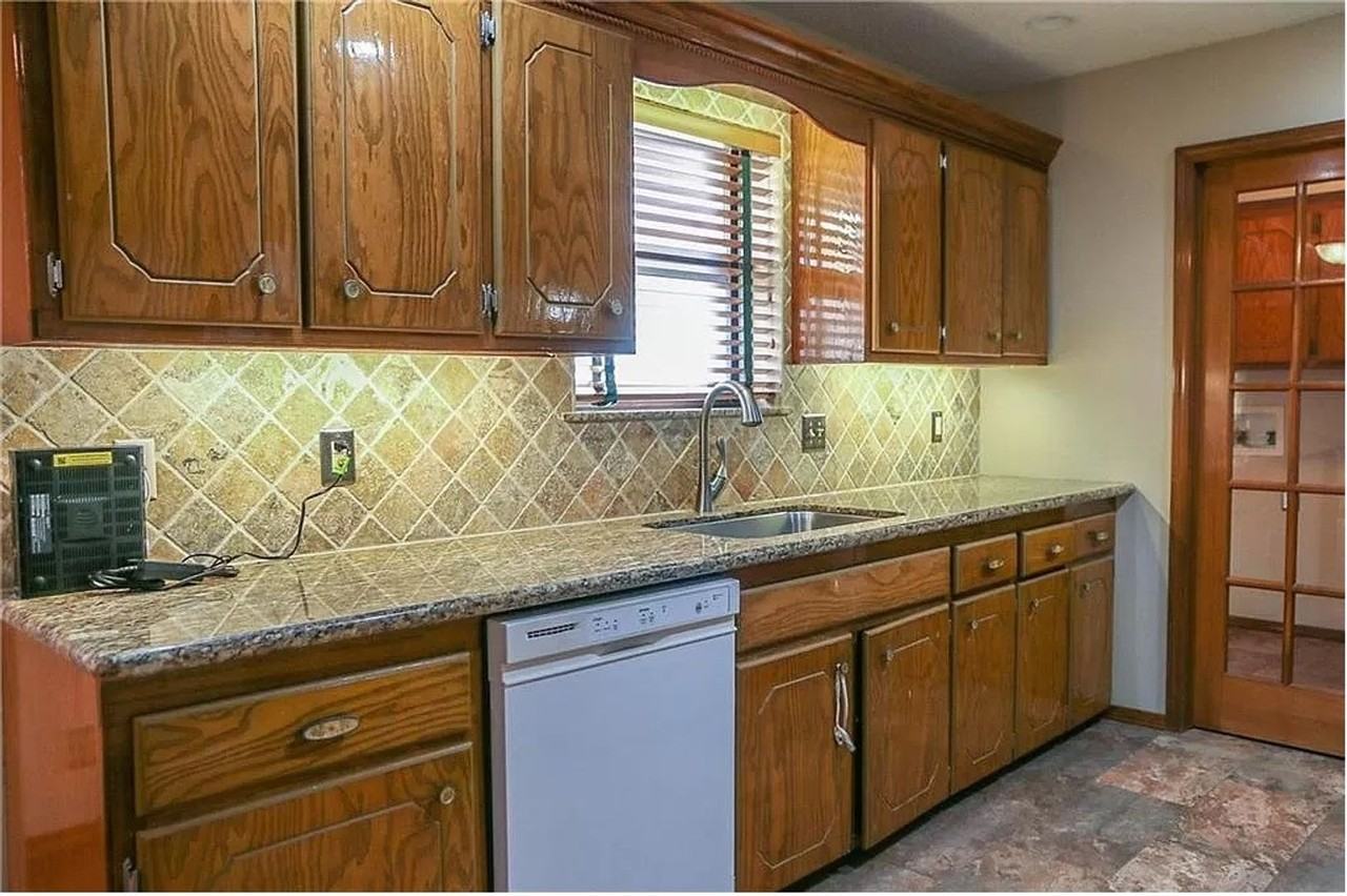 616 Ne 15th St - Photo 7 of 13