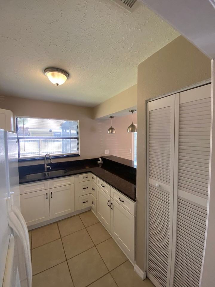 804 E Orchid Ave - Photo 5 of 18