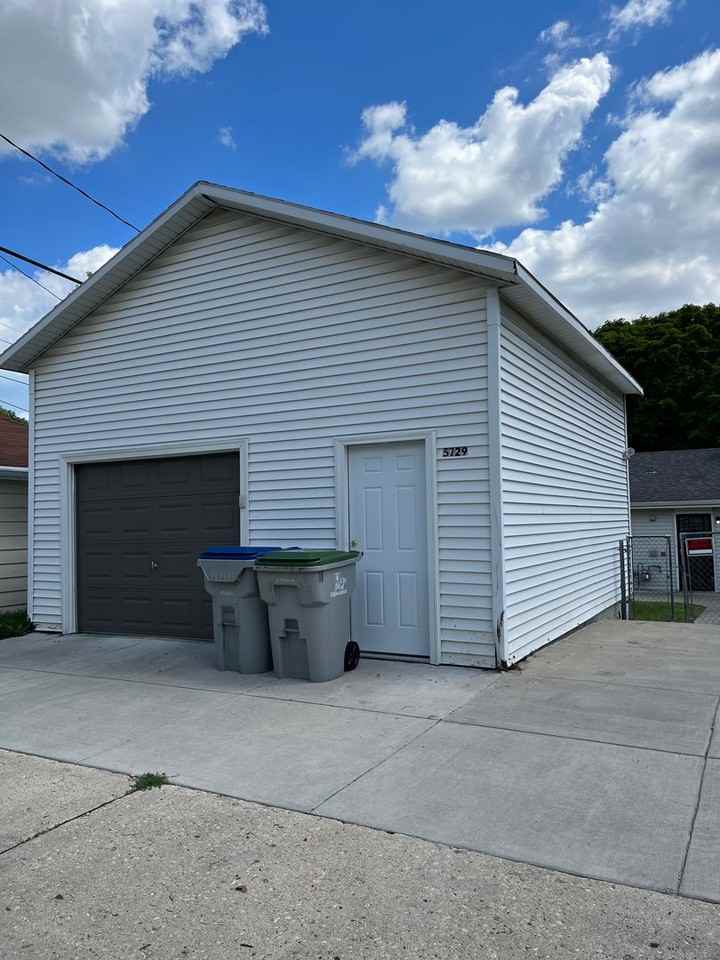 5729 N 58th St - Photo 6 of 6