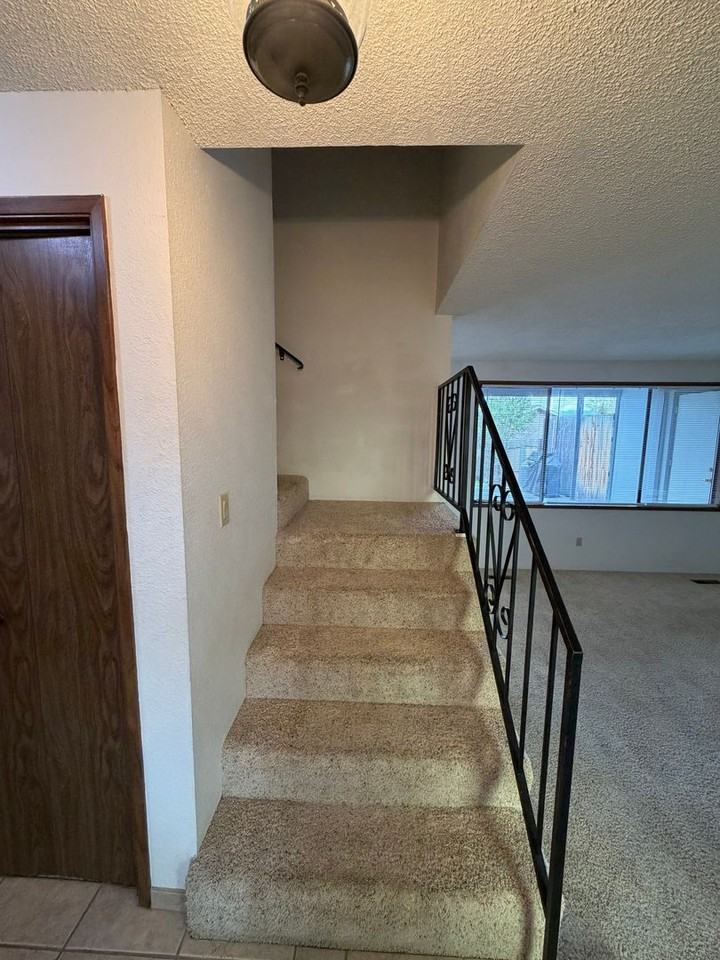 2454 Hawkins St - Photo 4 of 26