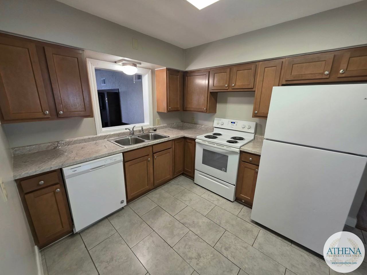 1751 Cecelia St - Photo 7 of 18