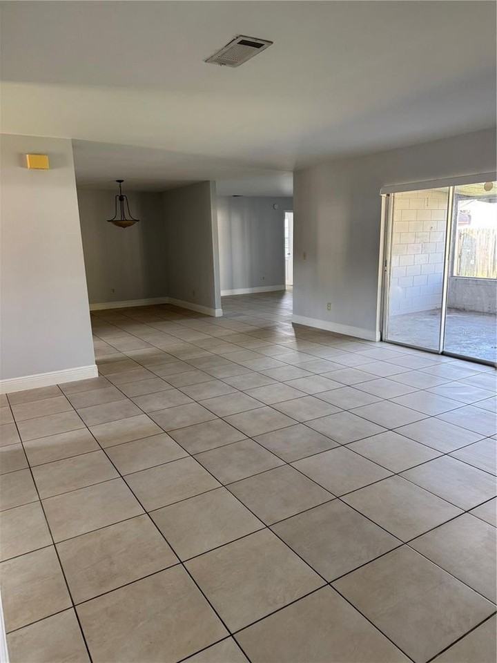 891 Florida Pkwy - Photo 2 of 12