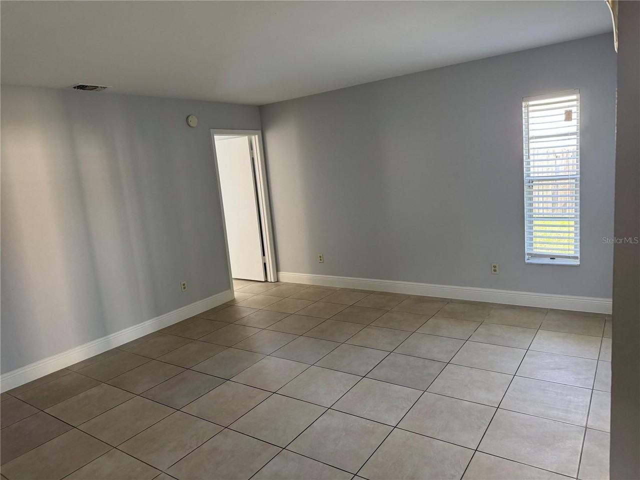 891 Florida Pkwy - Photo 3 of 12