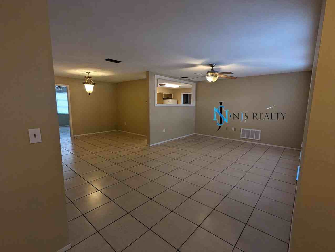 7511 Foxbloom Dr - Photo 3 of 17