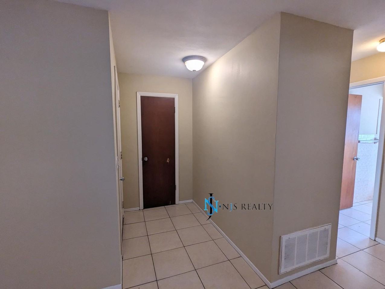 7511 Foxbloom Dr - Photo 7 of 17