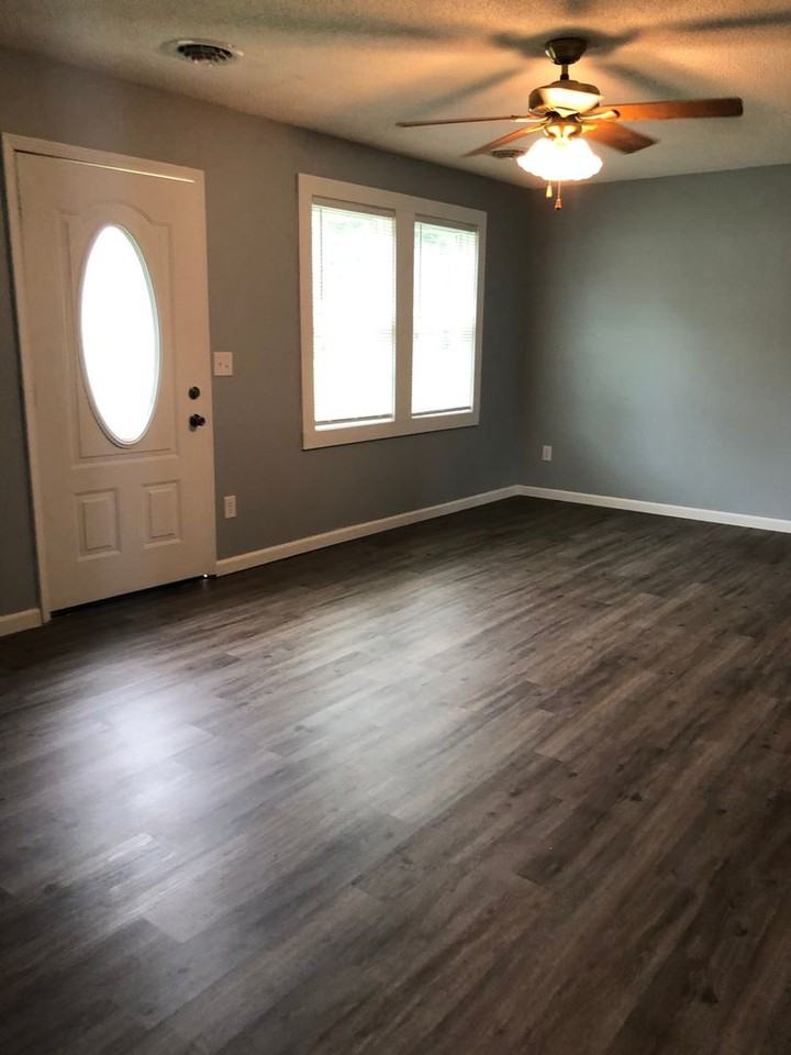 1004 Red Fox Dr - Photo 5 of 17