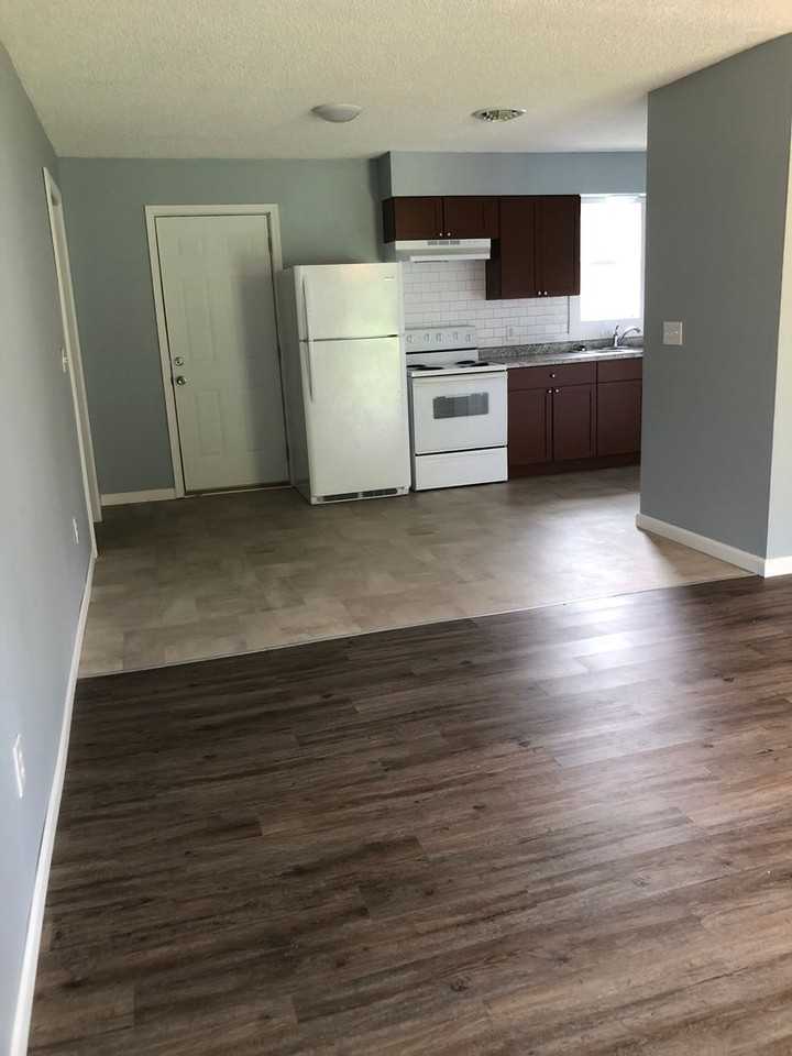 1004 Red Fox Dr - Photo 7 of 17