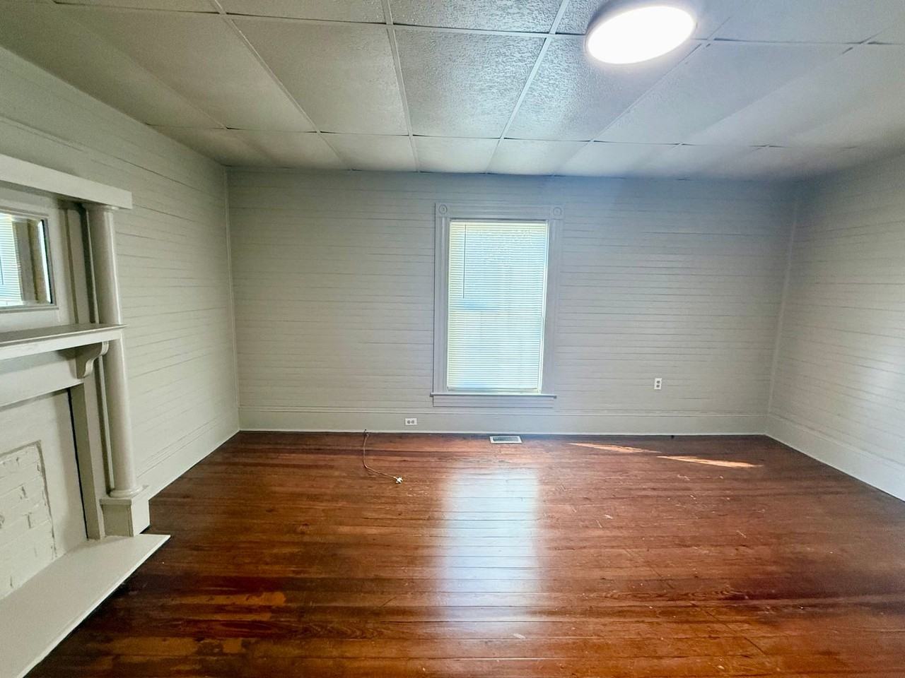 300 Wood St - Photo 4 of 21