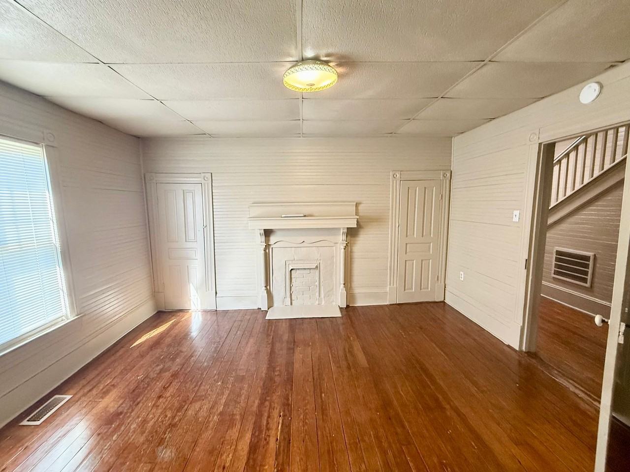 300 Wood St - Photo 5 of 21