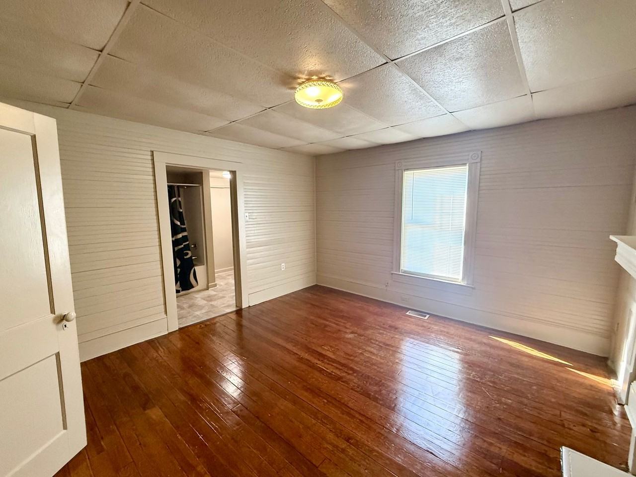 300 Wood St - Photo 6 of 21