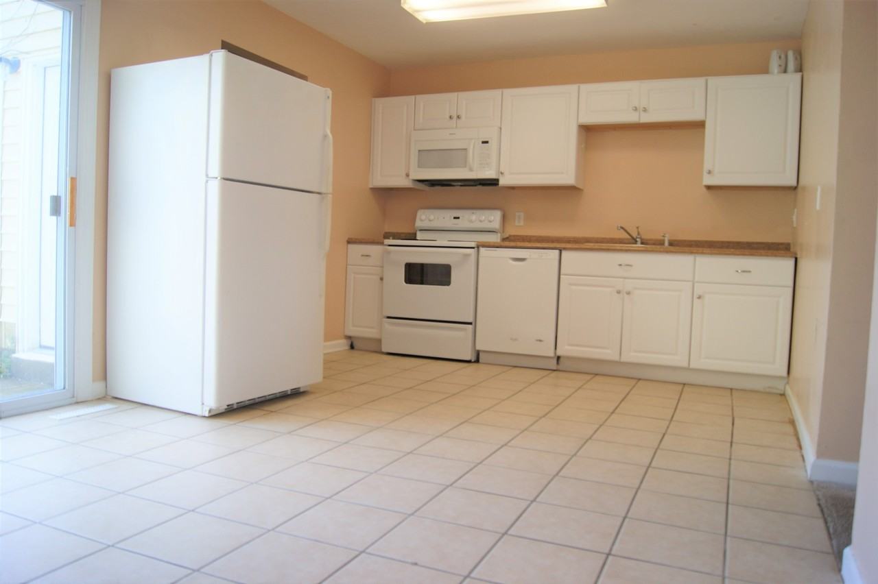 1523 Charlestown Dr - Photo 5 of 20