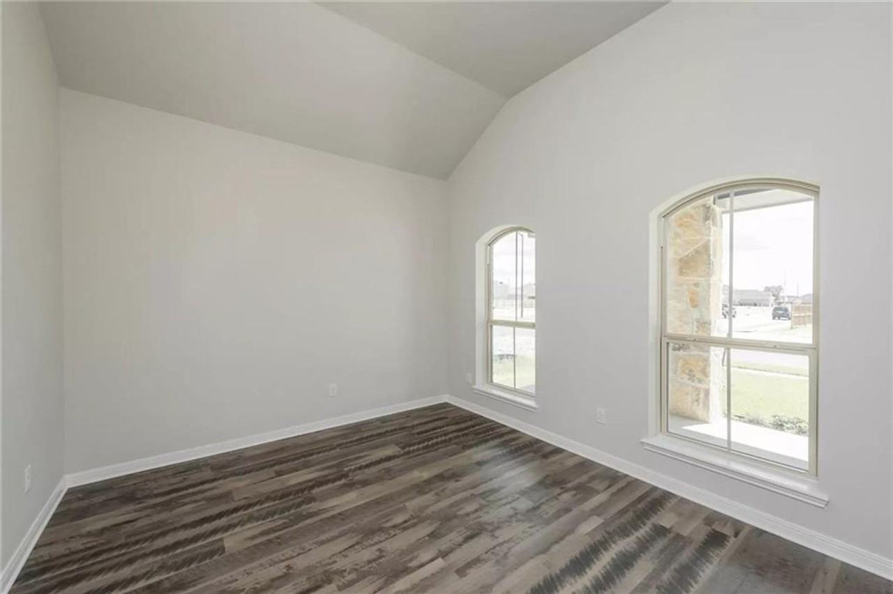 5118 Leaning Tree - Photo 5 of 43