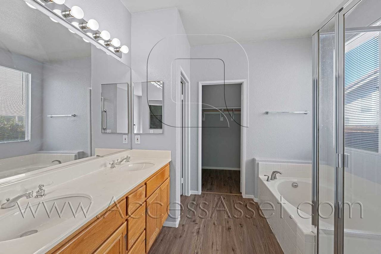 27090 Adelanto Dr - Photo 2 of 32