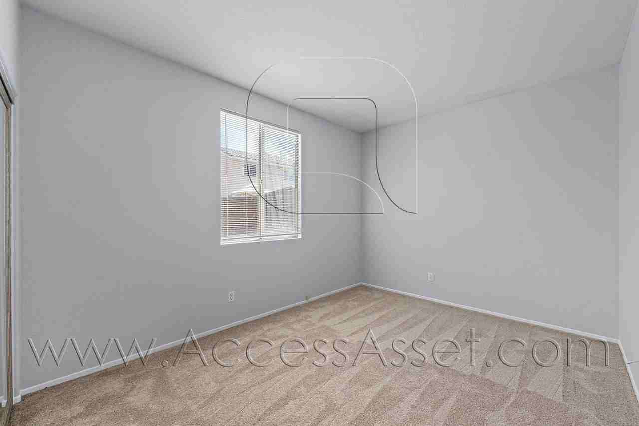 27090 Adelanto Dr - Photo 3 of 32