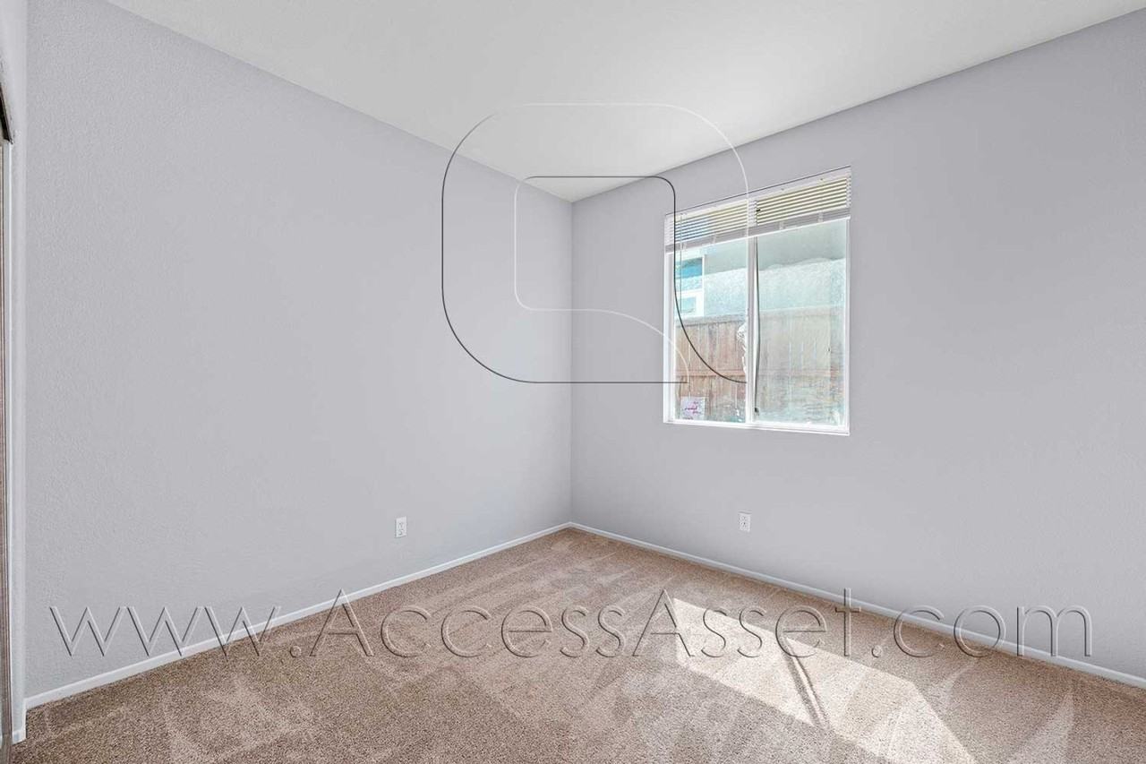 27090 Adelanto Dr - Photo 6 of 32