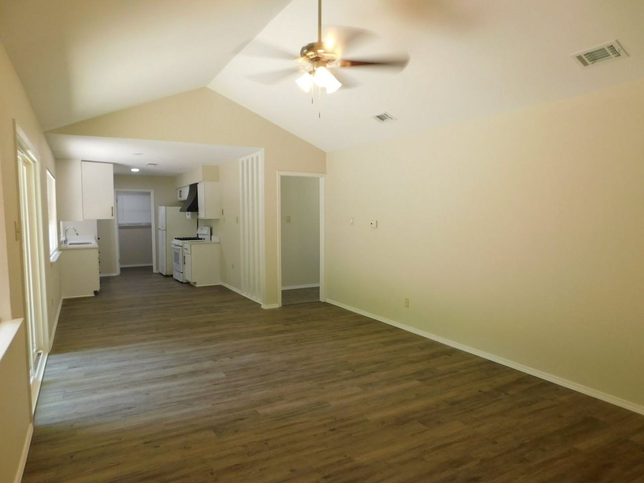2524 Chaparral Trl - Photo 3 of 24