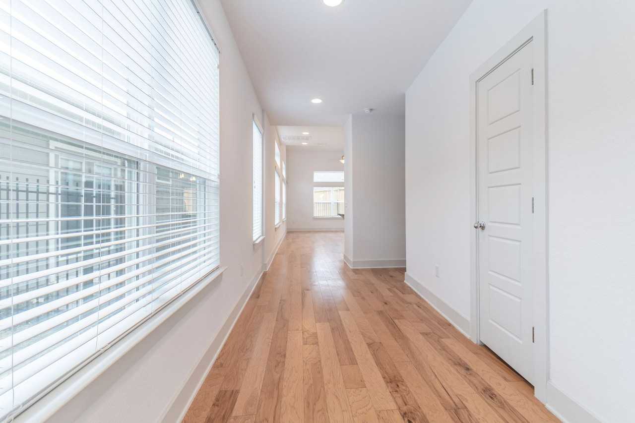 1410 Casa Dr - Photo 2 of 19