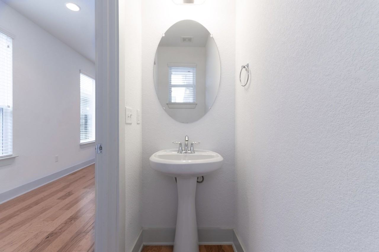 1410 Casa Dr - Photo 5 of 19