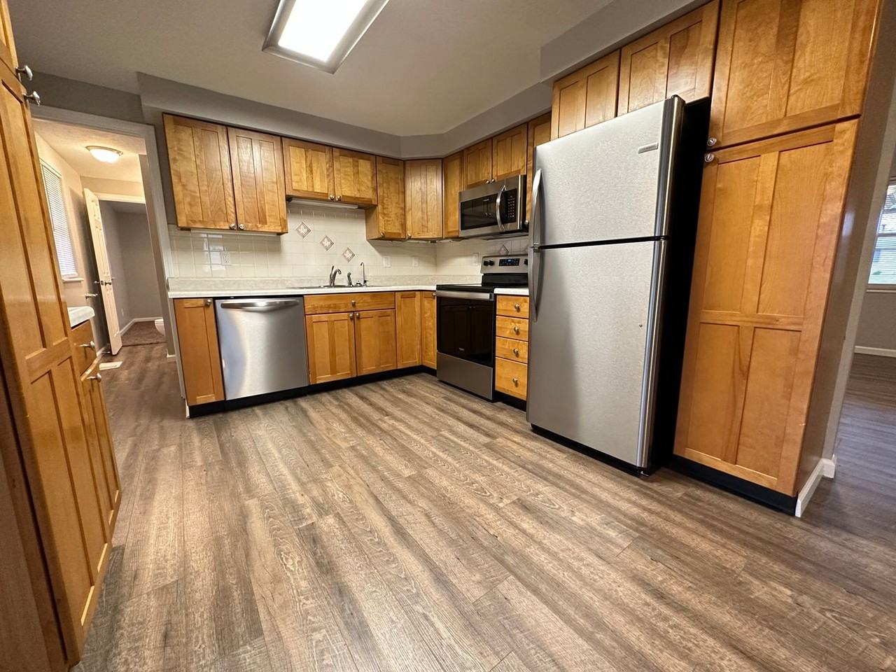 6650 Summerdale Dr - Photo 4 of 24