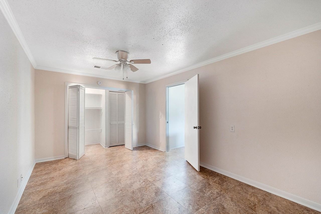 6717 Carver Ave - Photo 5 of 10