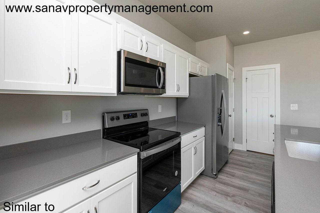 15118 Deerview Dr - Photo 3 of 25