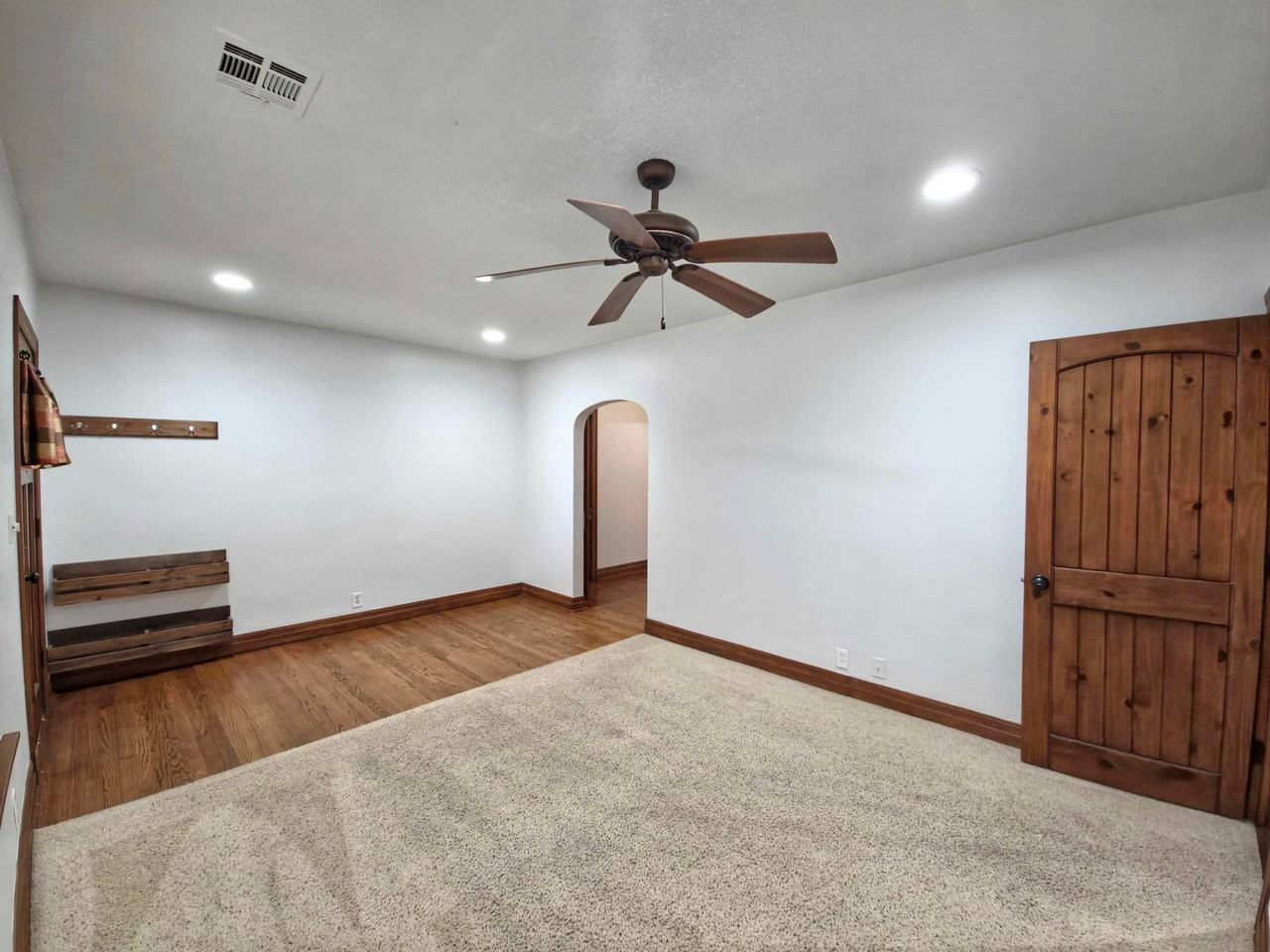 6806 Nw 45th St - Photo 4 of 31