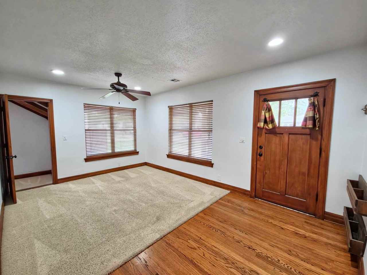 6806 Nw 45th St - Photo 6 of 31