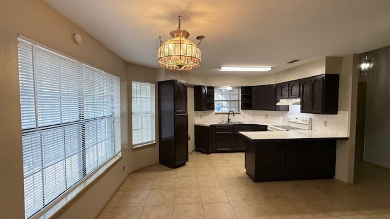 8635 Oakridge Loop - Photo 5 of 17