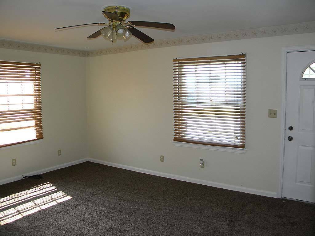 2484 E 38th St - Photo 2 of 11