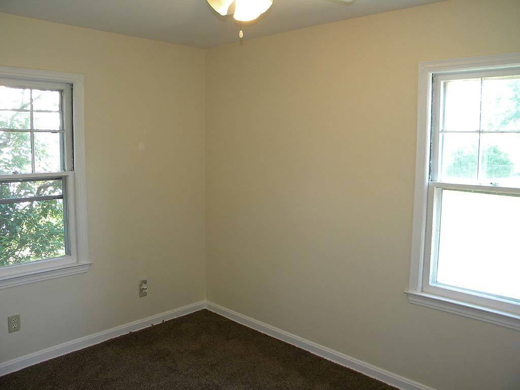 2484 E 38th St - Photo 7 of 11