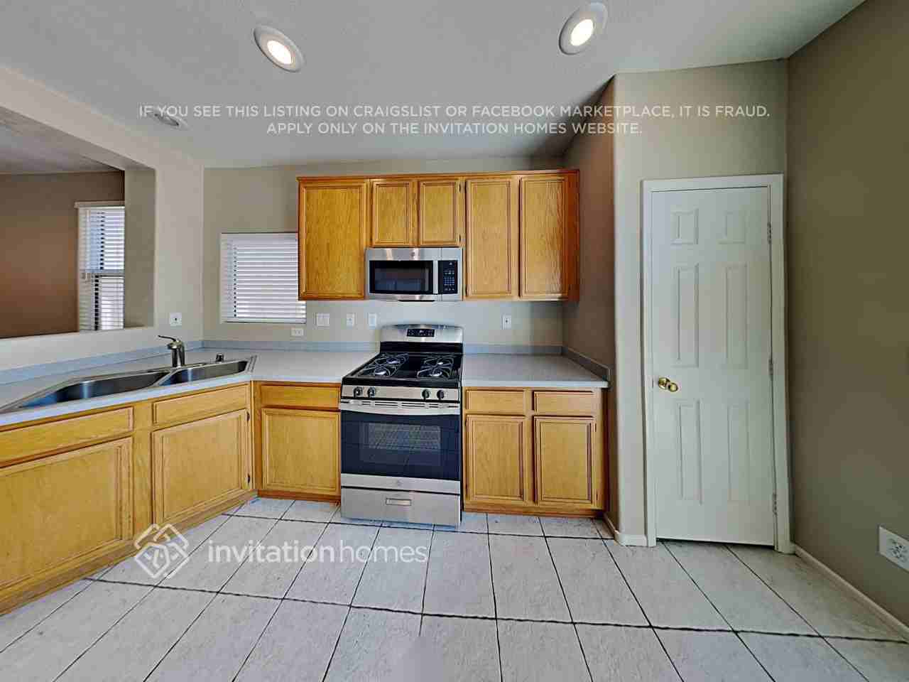 11765 Bergamo Ct - Photo 6 of 17