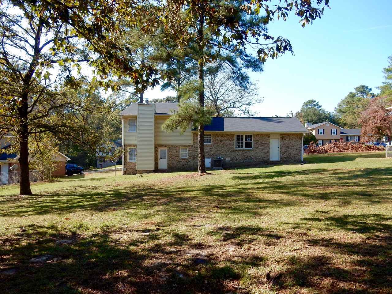 1113 Oakstone Dr - Photo 2 of 23