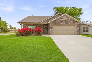 191 Davis Ave - Photo 1 of 1