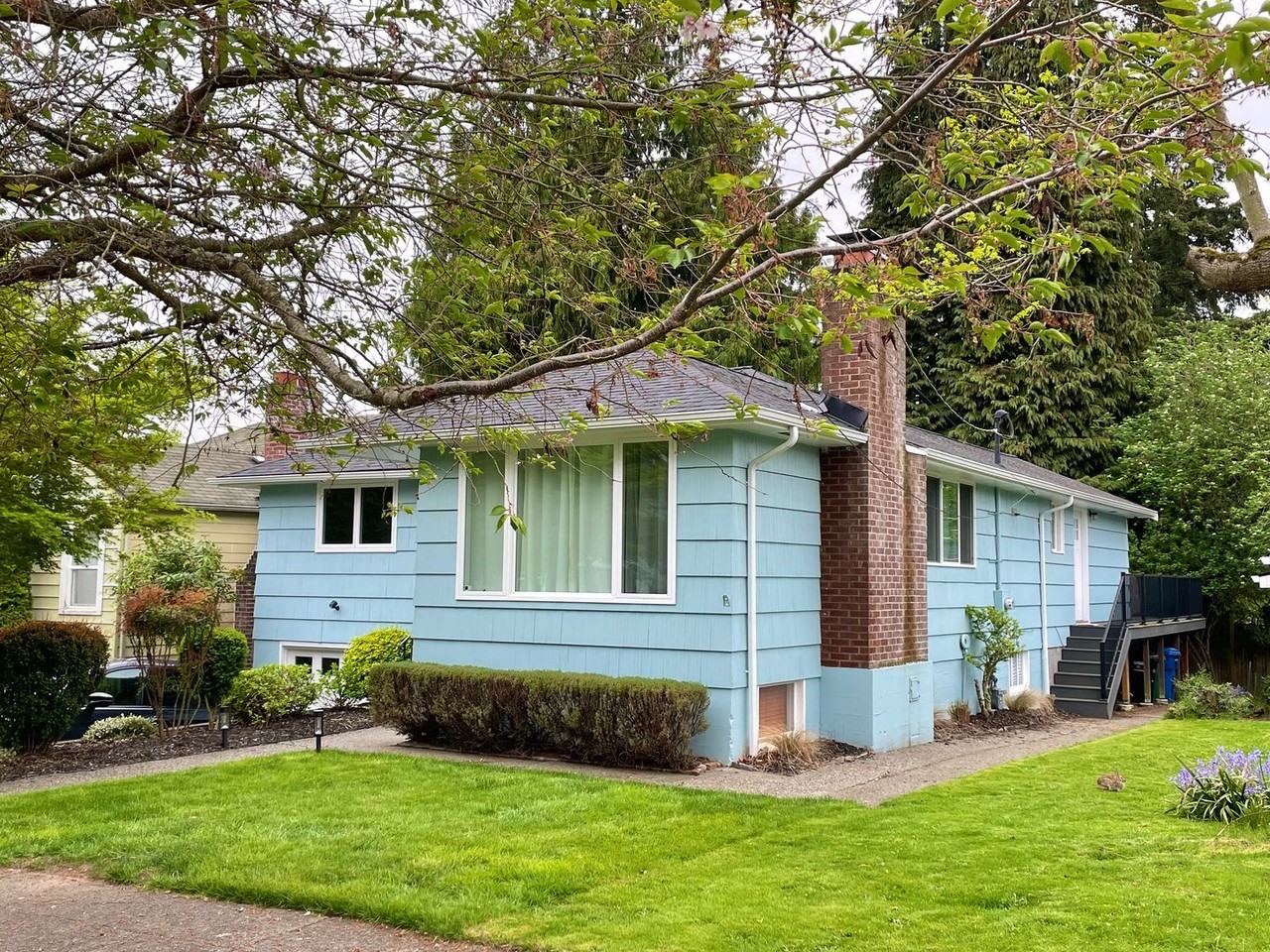 6225 29th Ave Ne - Photo 5 of 33