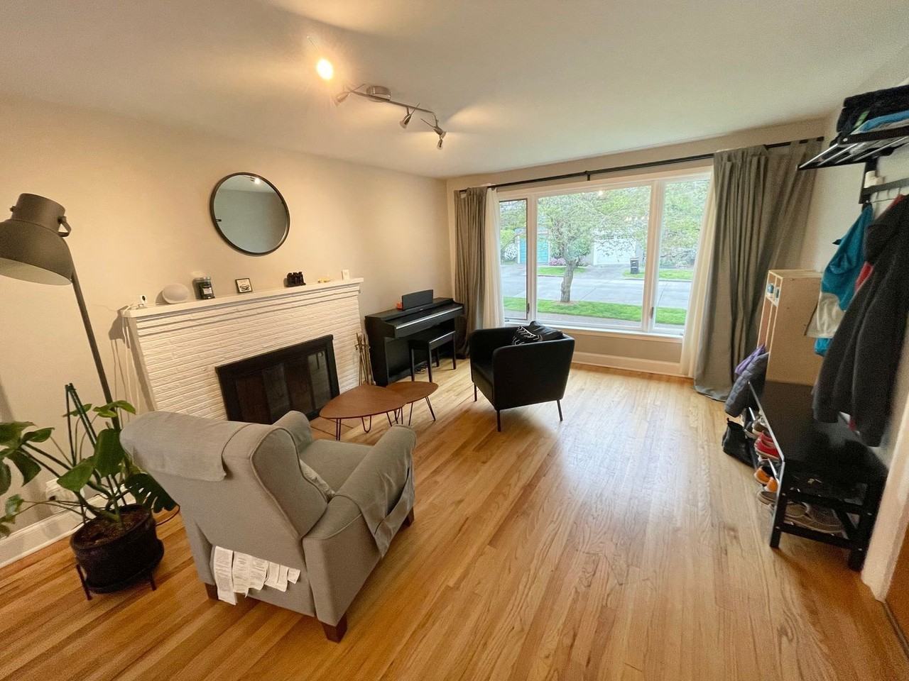 6225 29th Ave Ne - Photo 7 of 33