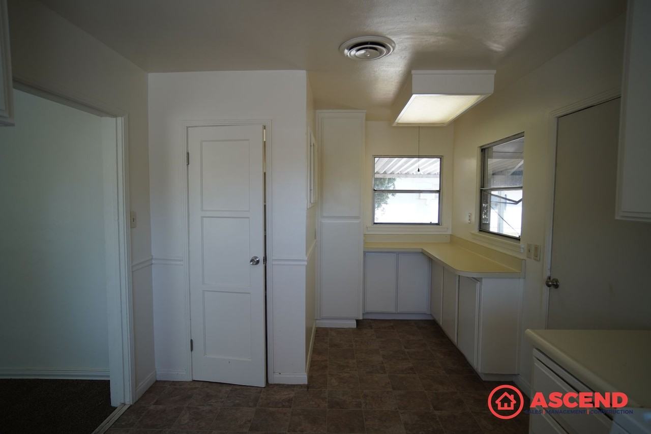 1241 Castaic Ave - Photo 7 of 10