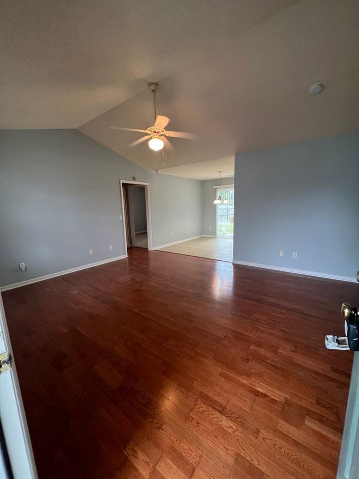 7206 Thurgood Rd - Photo 4 of 26