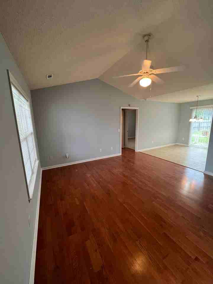 7206 Thurgood Rd - Photo 5 of 26